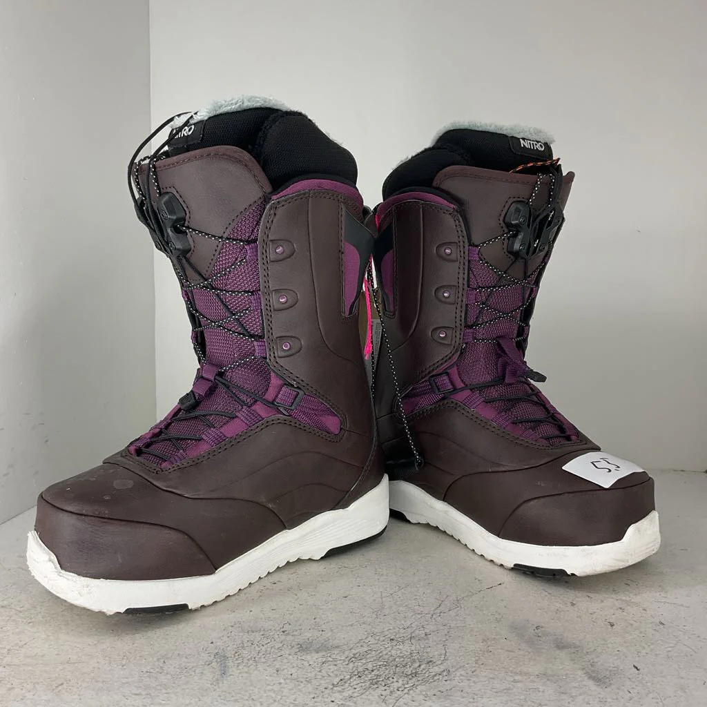 2023 Nitro Women's Crown TLS Snowboard Boots - Image 2