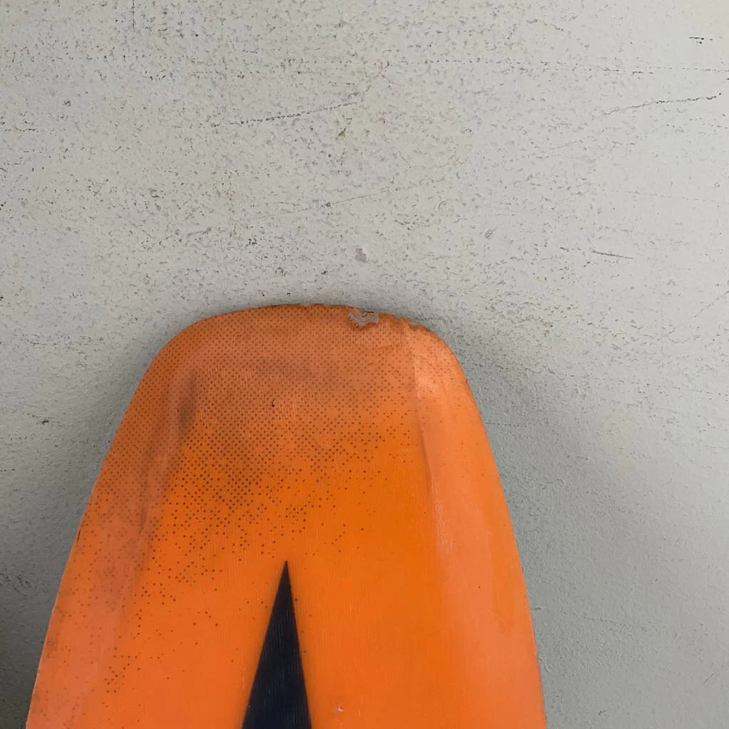 2025 Atomic Maverick 95 Ti w/ Atomic Strive 11 Demo Bindings *Topsheet Repair* - Image 5