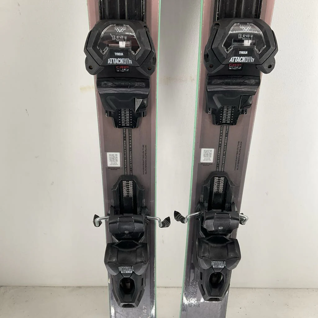 2025 Elan Women's Ripstick 94 w/ Elan Attack 11 Demo Bindings - Image 13