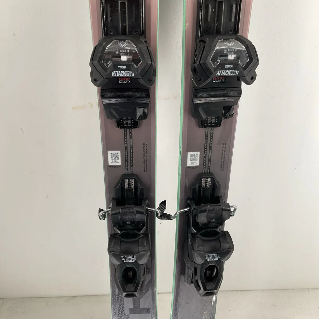 2025 Elan Women's Ripstick 94 w/ Elan Attack 11 Demo Bindings - Image 49