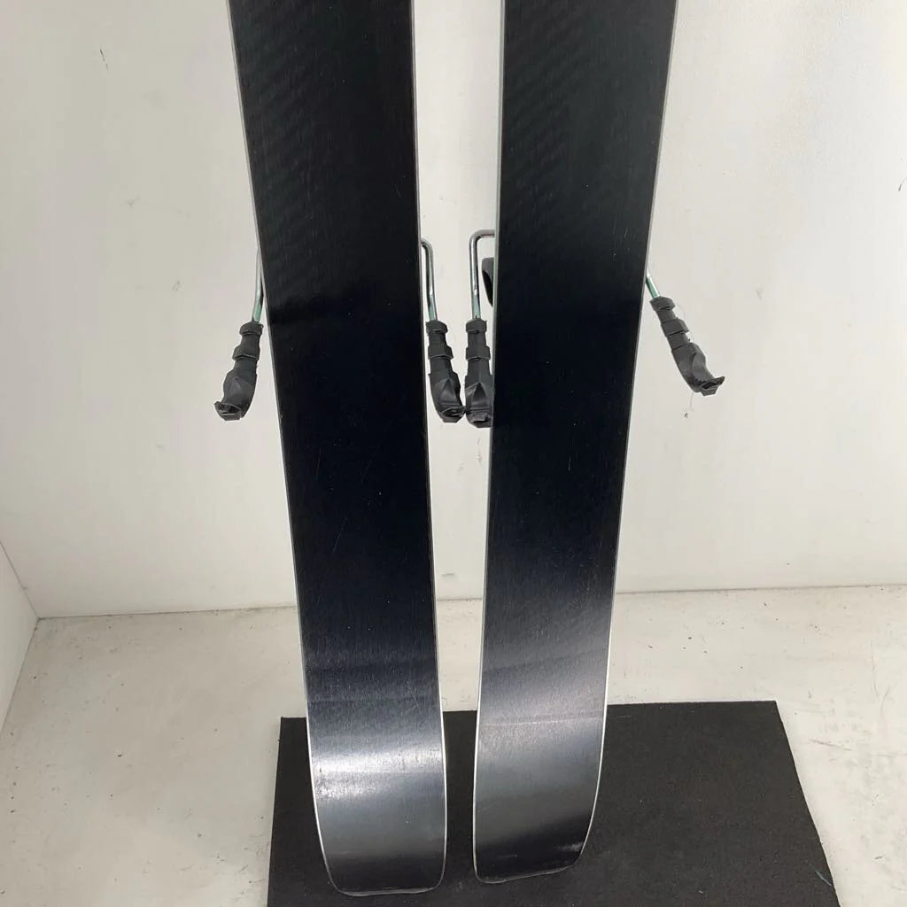 2025 Elan Women's Ripstick 94 w/ Elan Attack 11 Demo Bindings - Image 52