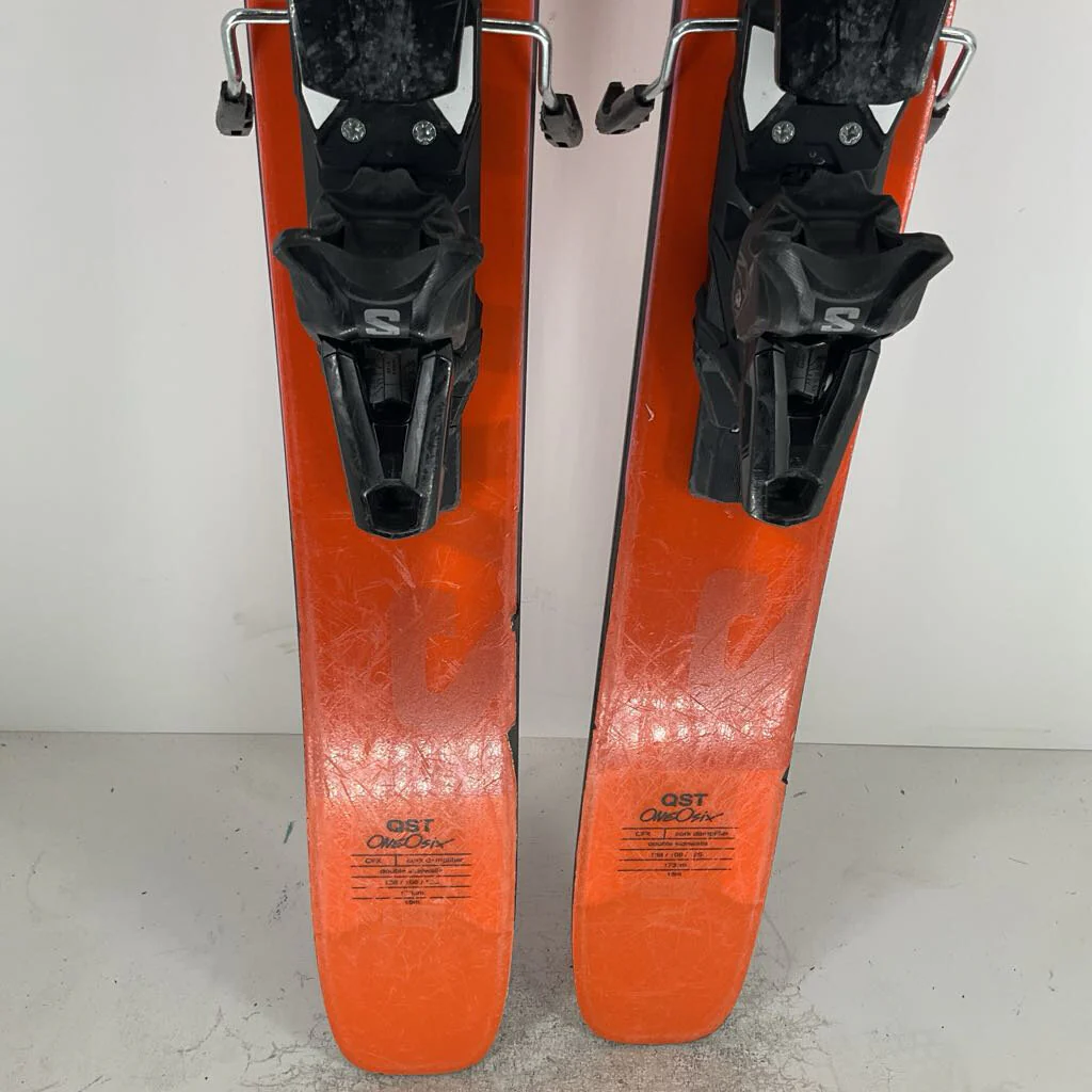 2025 Salomon QST 106 w/ Salomon Strive 13 Demo Bindings - Image 105