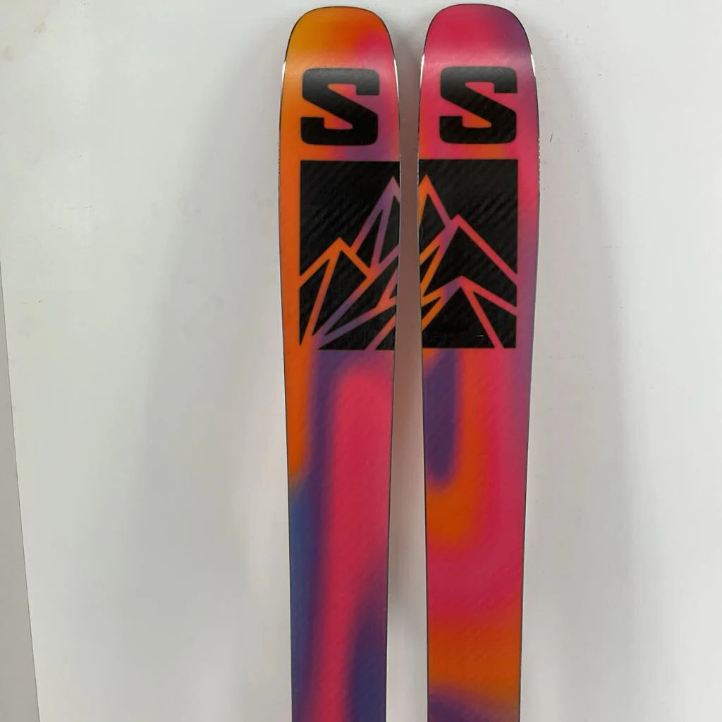 2025 Salomon QST 106 w/ Salomon Strive 13 Demo Bindings - Image 106