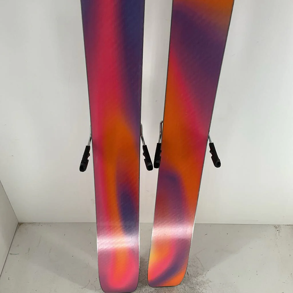 2025 Salomon QST 106 w/ Salomon Strive 13 Demo Bindings - Image 107