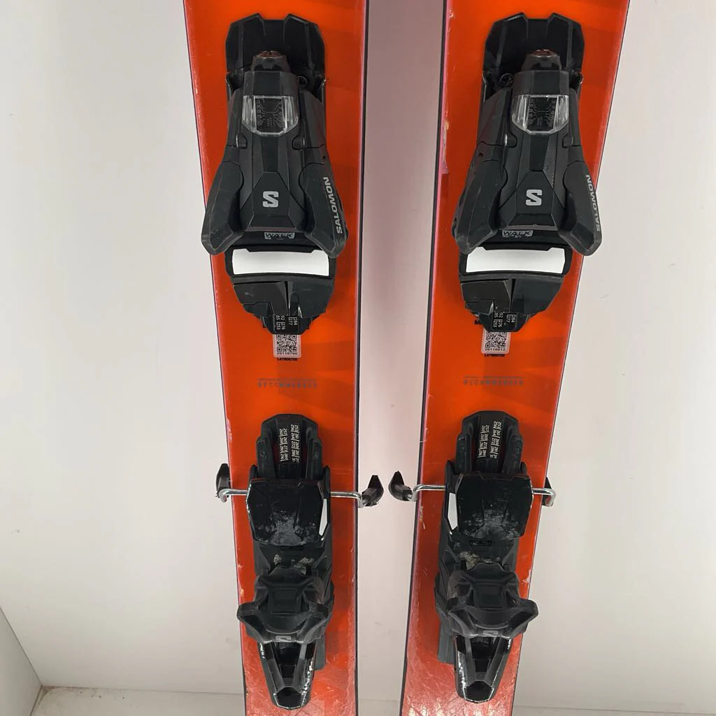 2025 Salomon QST 106 w/ Salomon Strive 13 Demo Bindings - Image 113