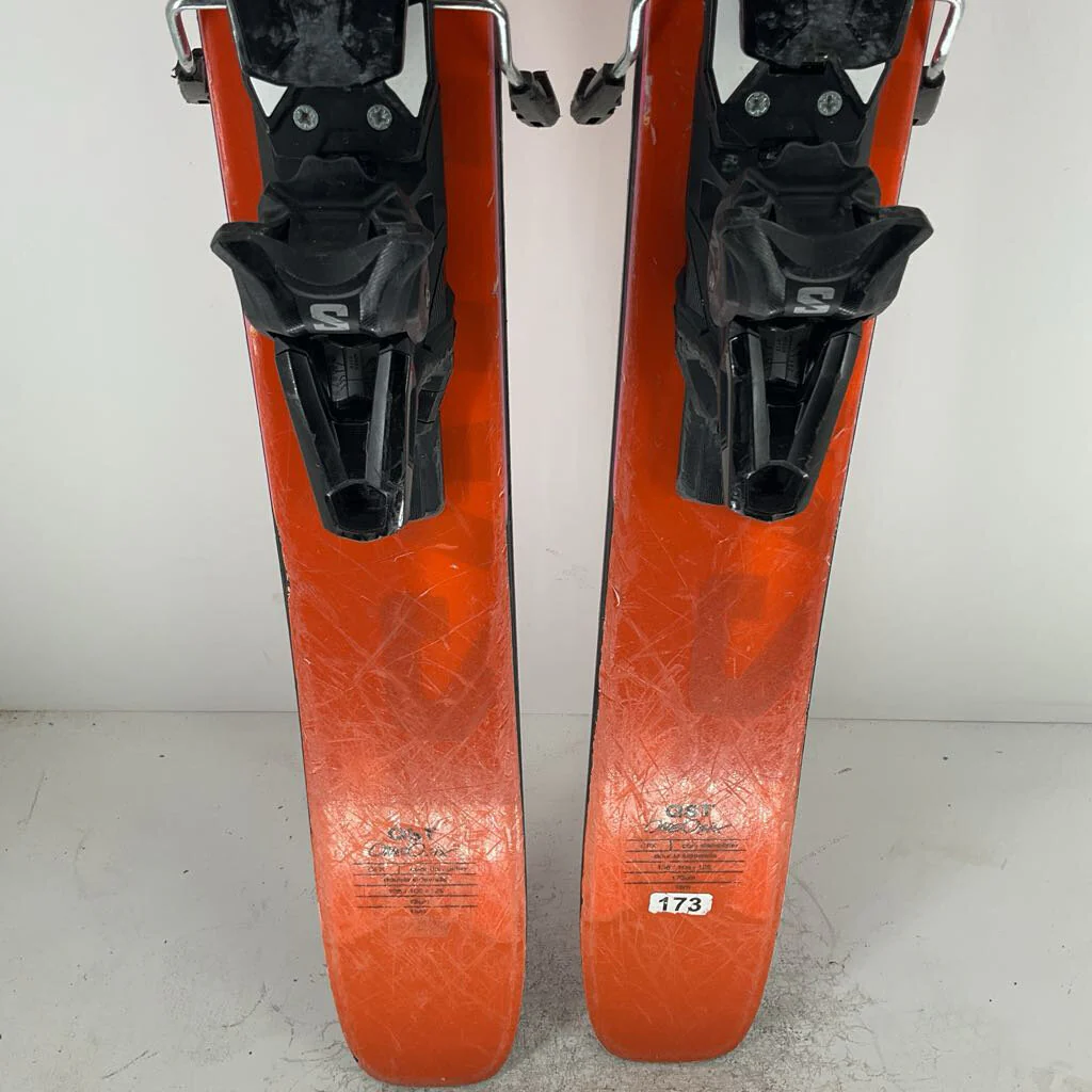 2025 Salomon QST 106 w/ Salomon Strive 13 Demo Bindings - Image 114