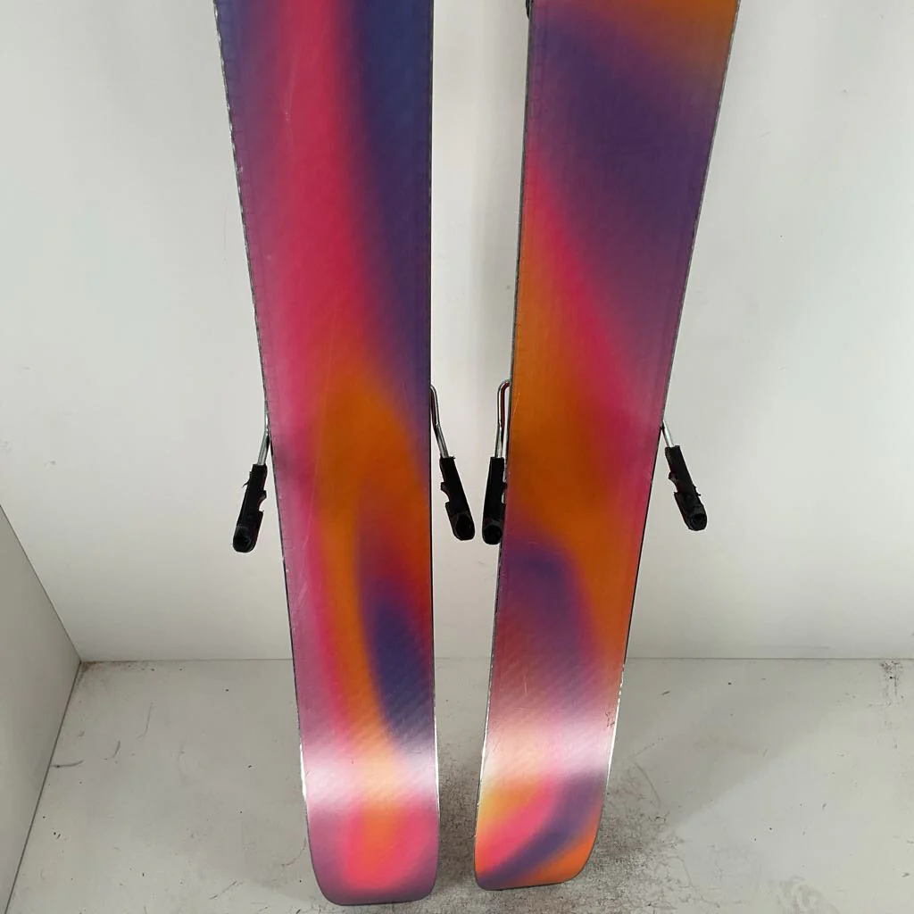 2025 Salomon QST 106 w/ Salomon Strive 13 Demo Bindings - Image 116