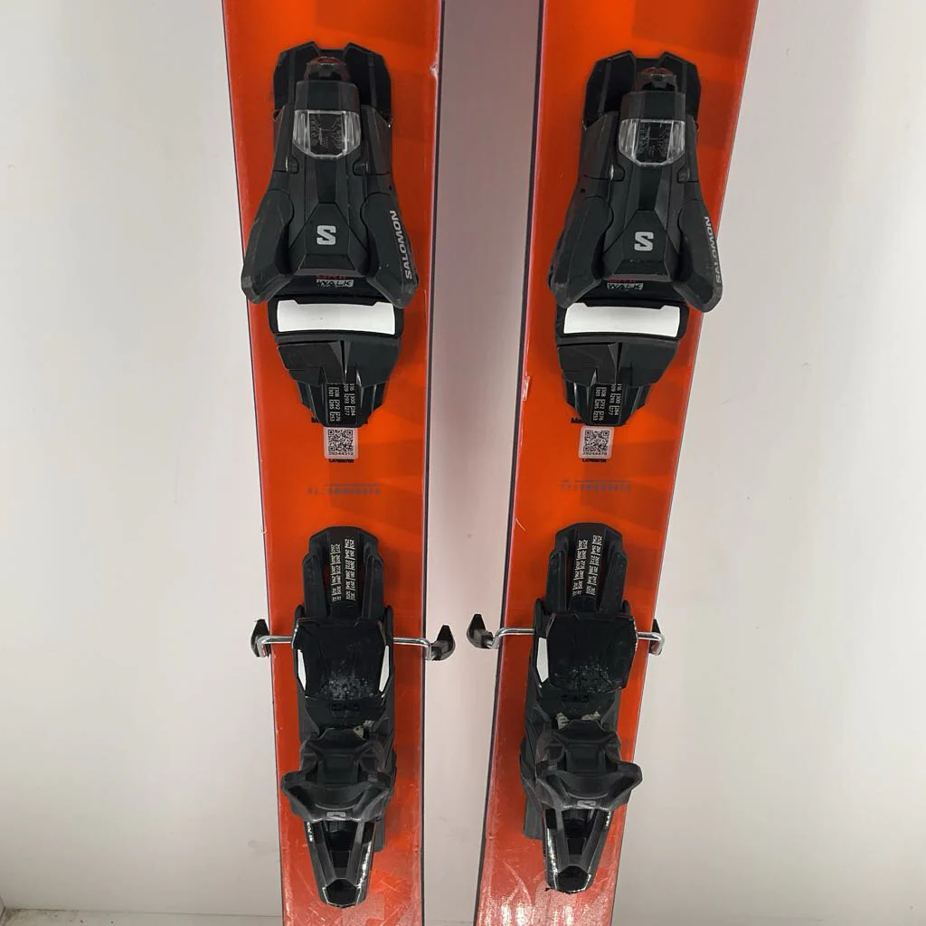 2025 Salomon QST 106 w/ Salomon Strive 13 Demo Bindings - Image 125