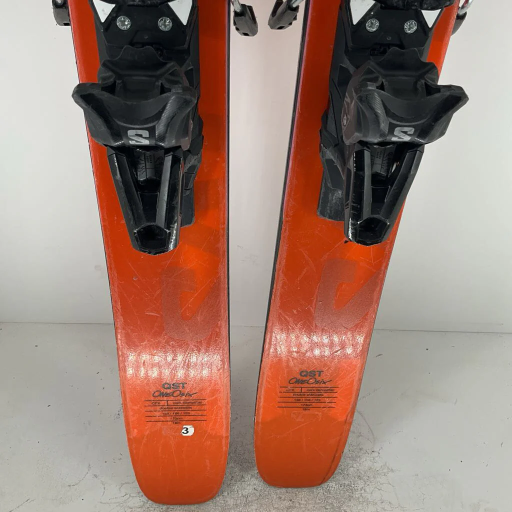 2025 Salomon QST 106 w/ Salomon Strive 13 Demo Bindings - Image 126