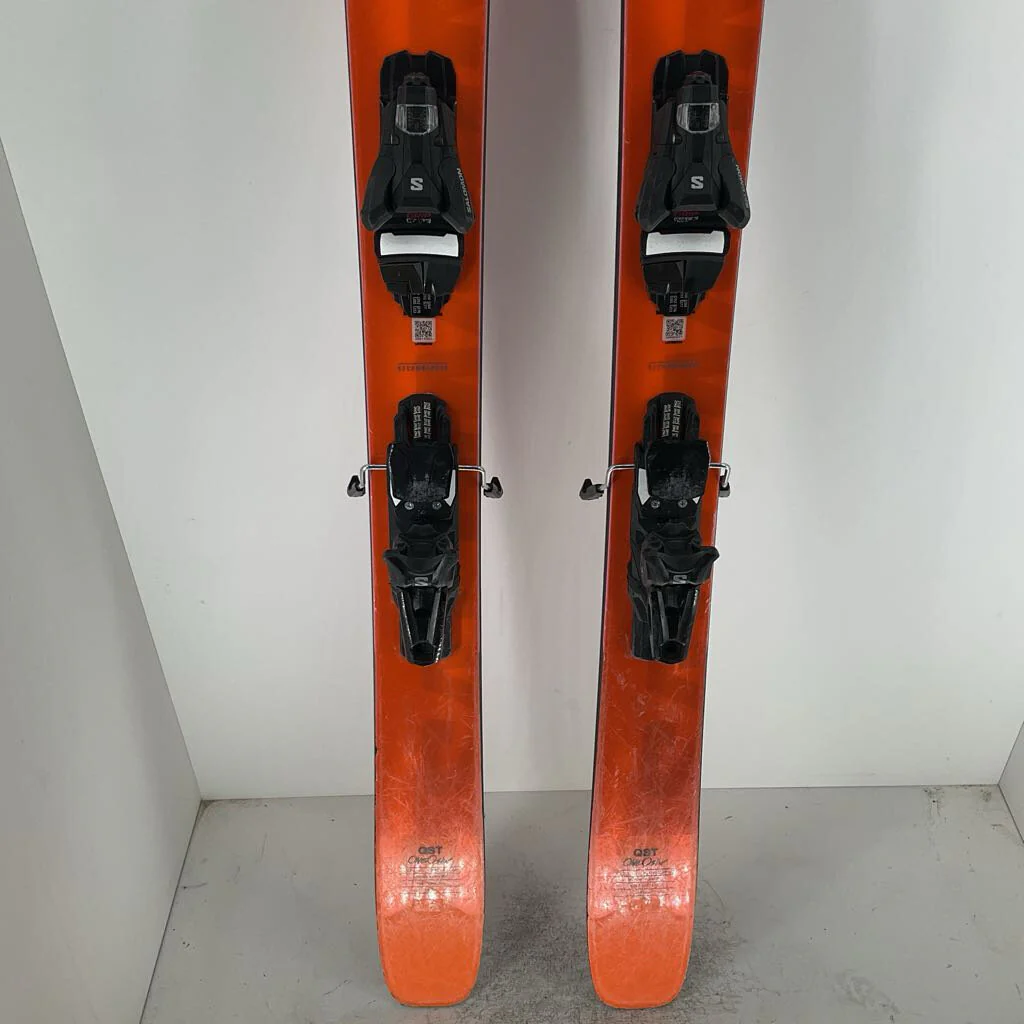 2025 Salomon QST 106 w/ Salomon Strive 13 Demo Bindings - Image 134