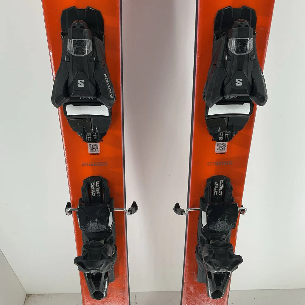 2025 Salomon QST 106 w/ Salomon Strive 13 Demo Bindings - Image 138