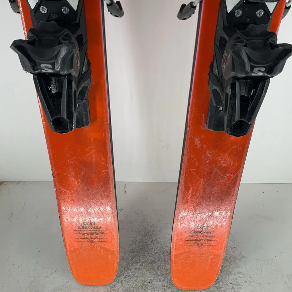 2025 Salomon QST 106 w/ Salomon Strive 13 Demo Bindings - Image 139
