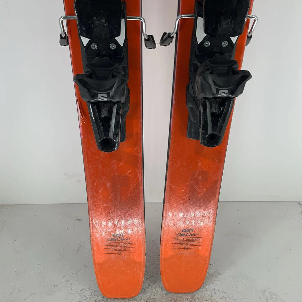 2025 Salomon QST 106 w/ Salomon Strive 13 Demo Bindings - Image 148
