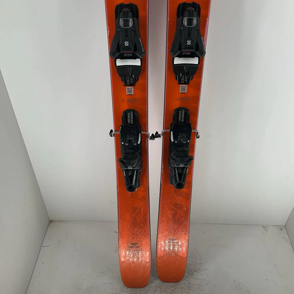 2025 Salomon QST 106 w/ Salomon Strive 13 Demo Bindings - Image 153