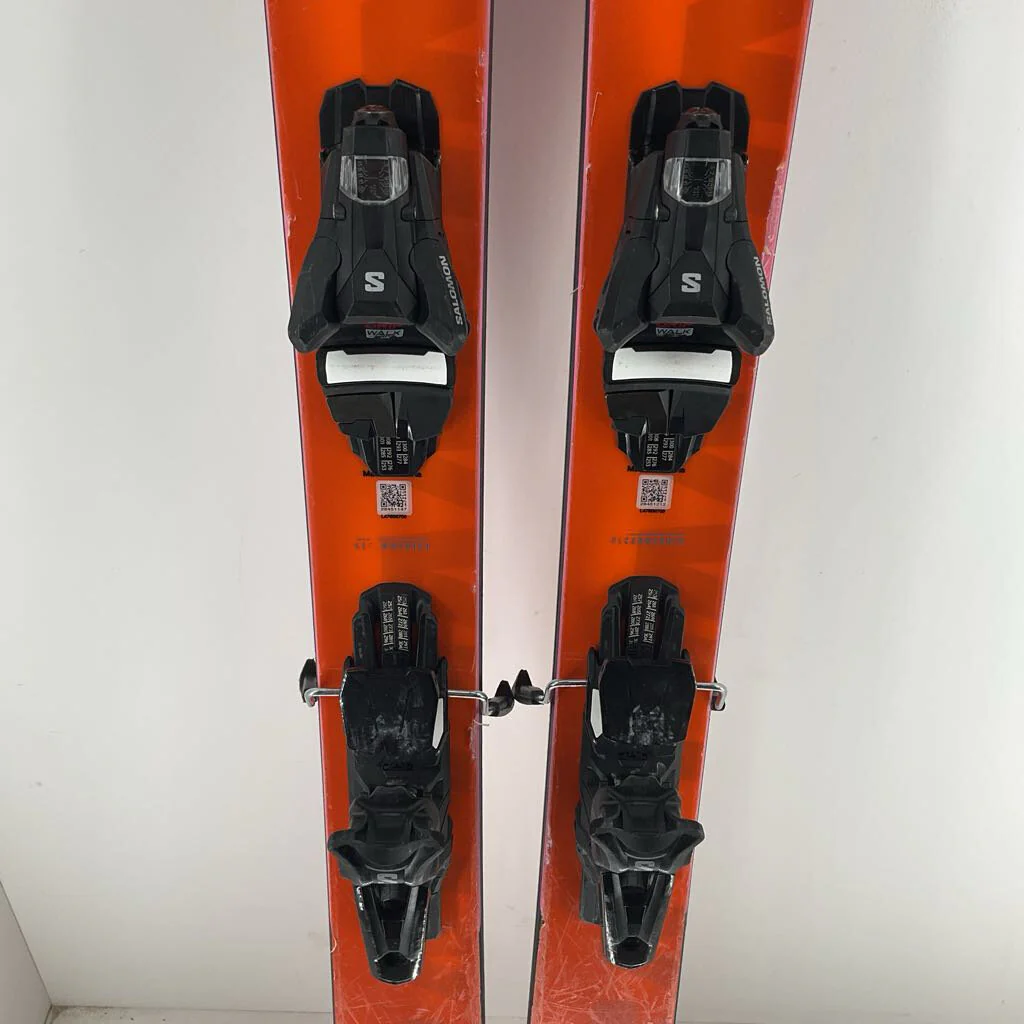 2025 Salomon QST 106 w/ Salomon Strive 13 Demo Bindings - Image 156