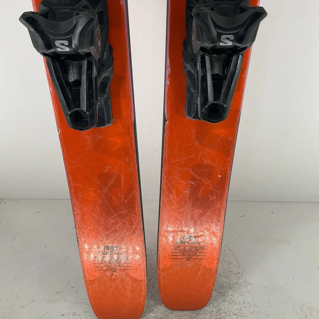 2025 Salomon QST 106 w/ Salomon Strive 13 Demo Bindings - Image 158