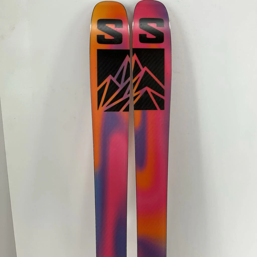 2025 Salomon QST 106 w/ Salomon Strive 13 Demo Bindings - Image 159