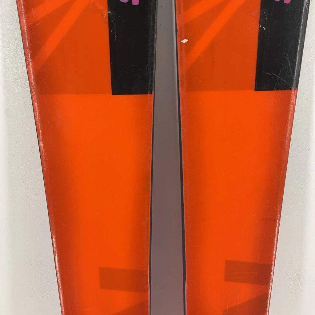 2025 Salomon QST 106 w/ Salomon Strive 13 Demo Bindings - Image 164