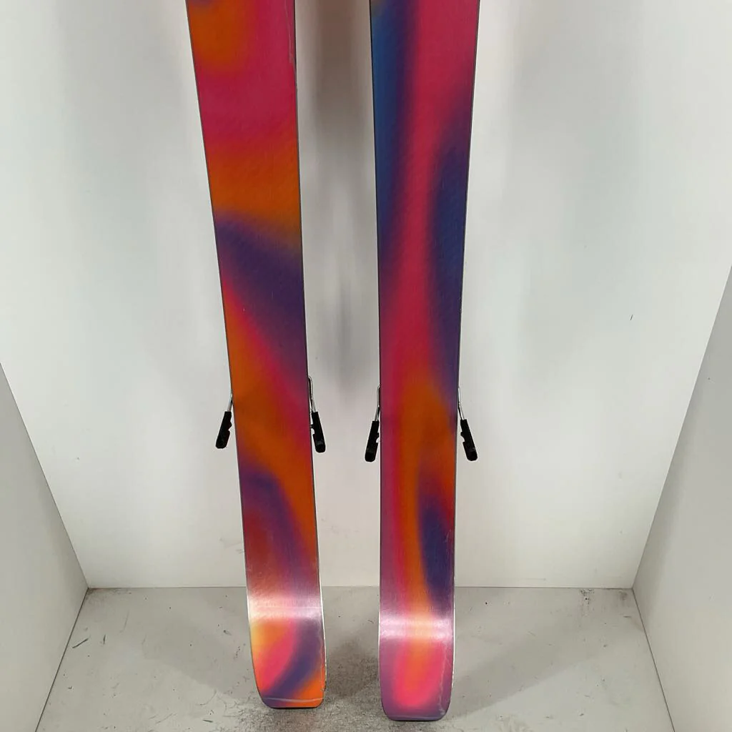 2025 Salomon QST 106 w/ Salomon Strive 13 Demo Bindings - Image 173