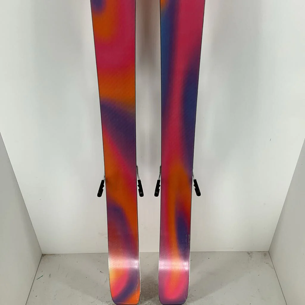 2025 Salomon QST 106 w/ Salomon Strive 13 Demo Bindings - Image 185
