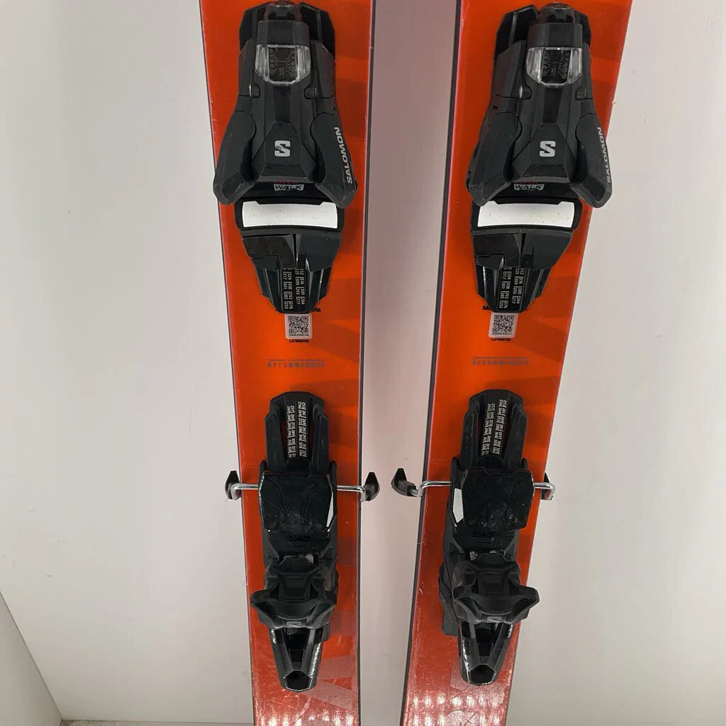 2025 Salomon QST 106 w/ Salomon Strive 13 Demo Bindings - Image 190