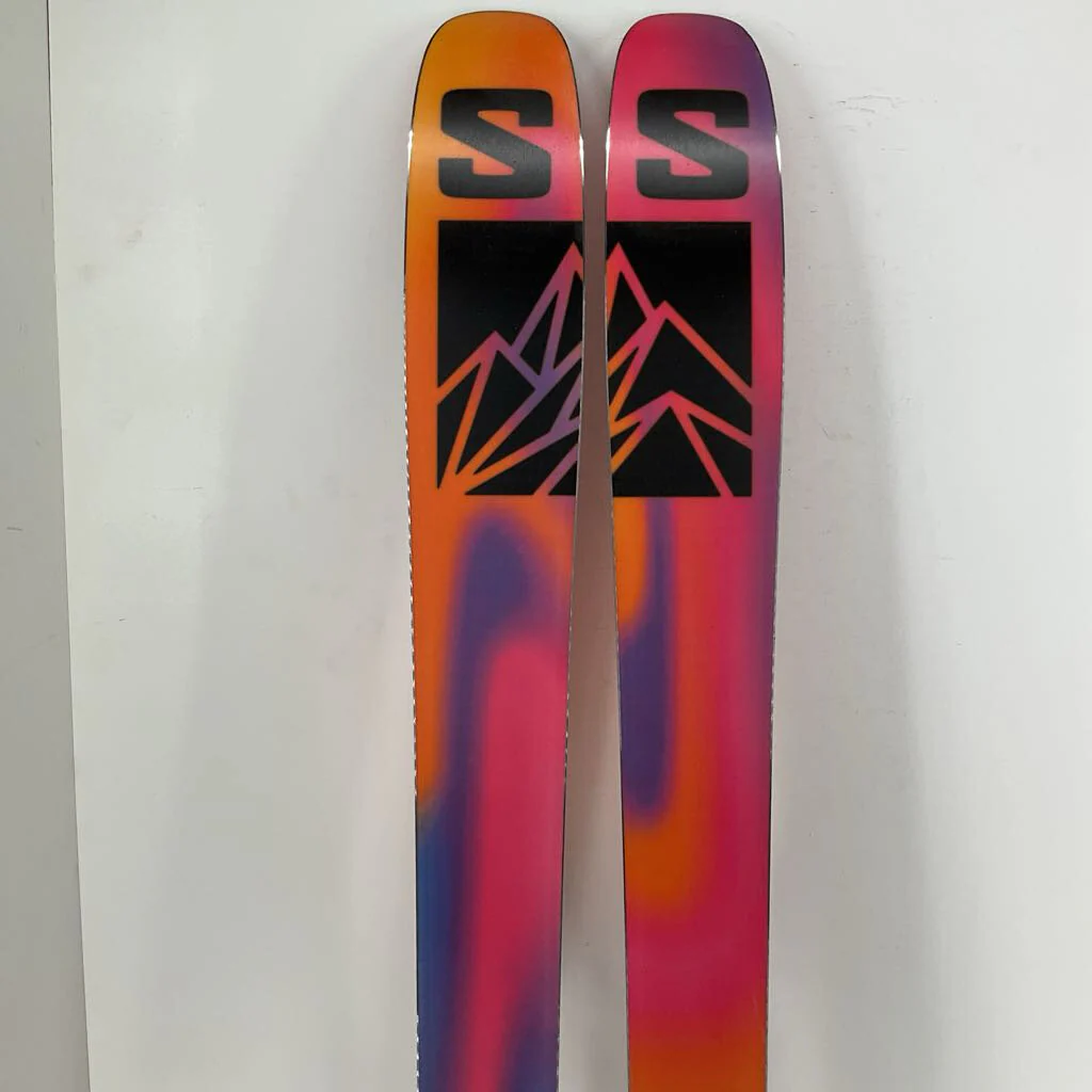 2025 Salomon QST 106 w/ Salomon Strive 13 Demo Bindings - Image 192