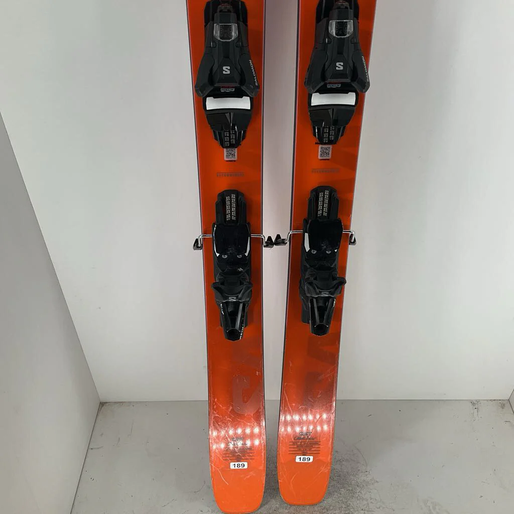 2025 Salomon QST 106 w/ Salomon Strive 13 Demo Bindings - Image 195