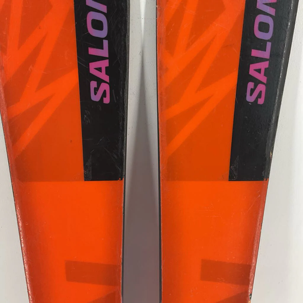 2025 Salomon QST 106 w/ Salomon Strive 13 Demo Bindings - Image 24