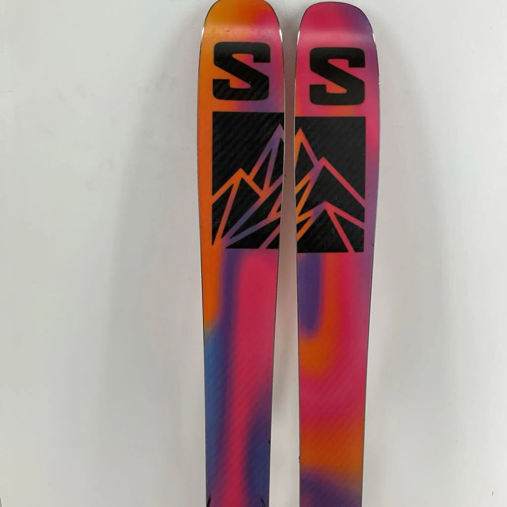 2025 Salomon QST 106 w/ Salomon Strive 13 Demo Bindings - Image 43