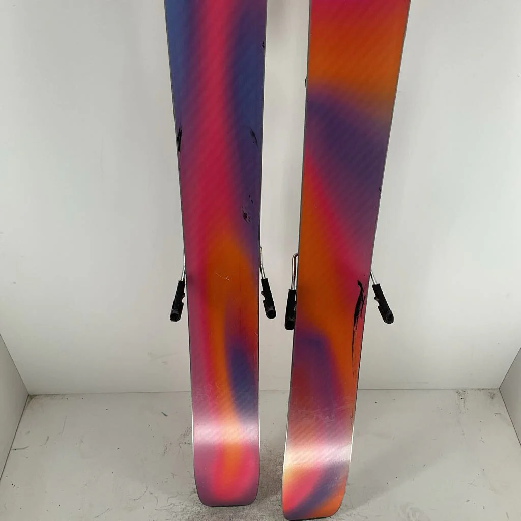 2025 Salomon QST 106 w/ Salomon Strive 13 Demo Bindings - Image 44