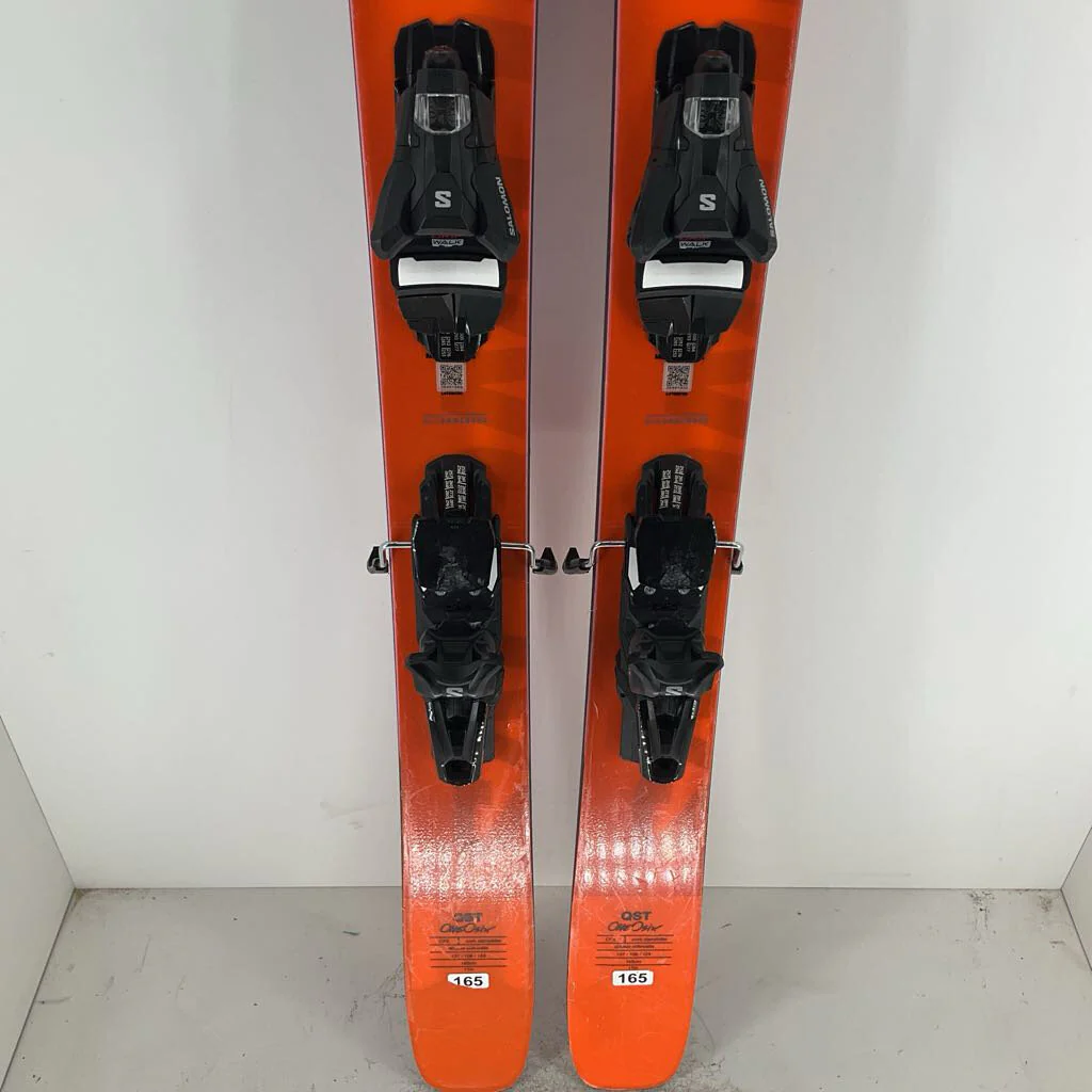 2025 Salomon QST 106 w/ Salomon Strive 13 Demo Bindings - Image 47