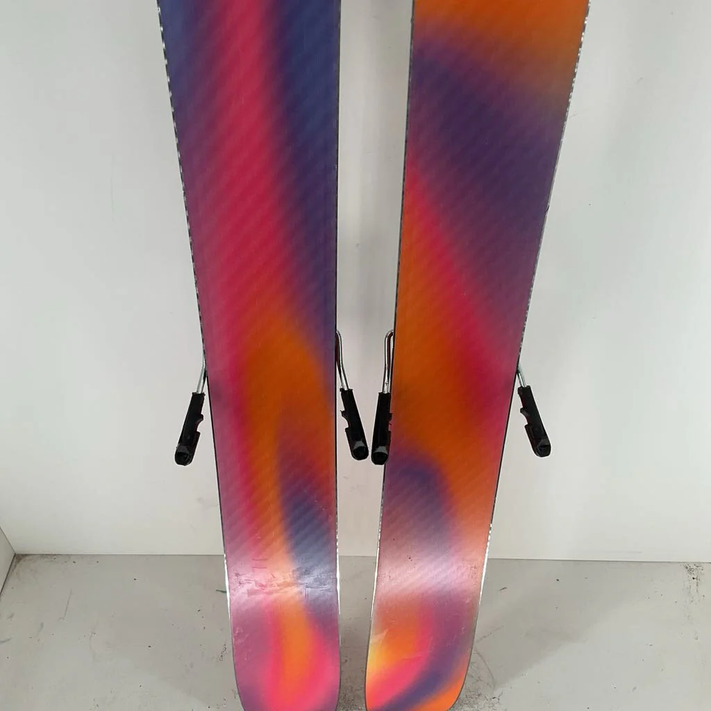 2025 Salomon QST 106 w/ Salomon Strive 13 Demo Bindings - Image 53