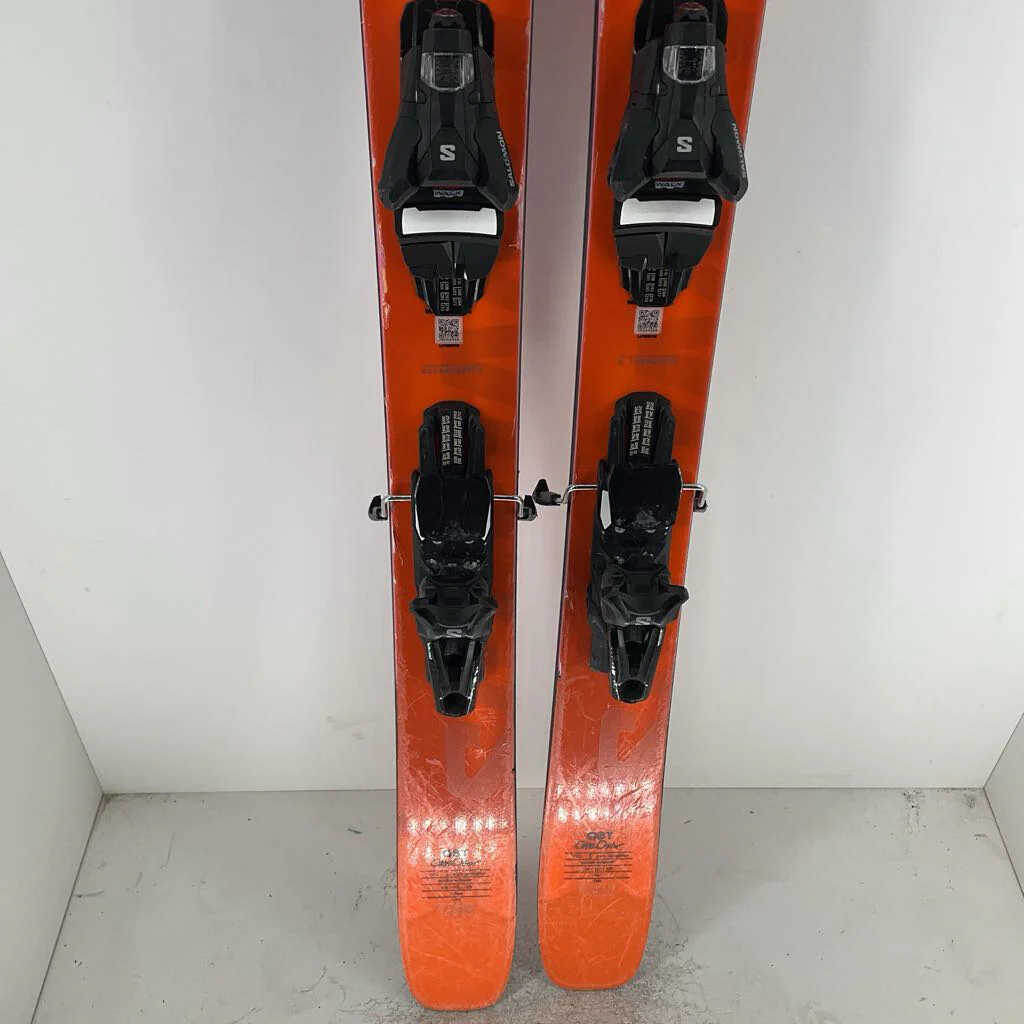 2025 Salomon QST 106 w/ Salomon Strive 13 Demo Bindings - Image 78