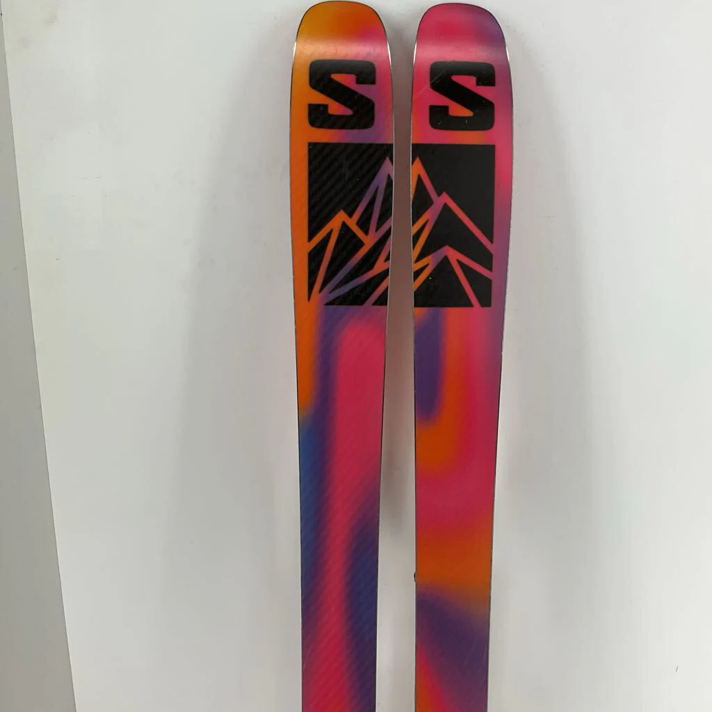 2025 Salomon QST 106 w/ Salomon Strive 13 Demo Bindings - Image 98