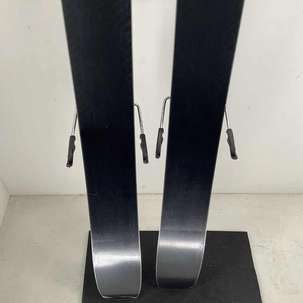 2025 Salomon QST 92 w/ Salomon M11 Demo Bindings *topsheet damage* - Image 16