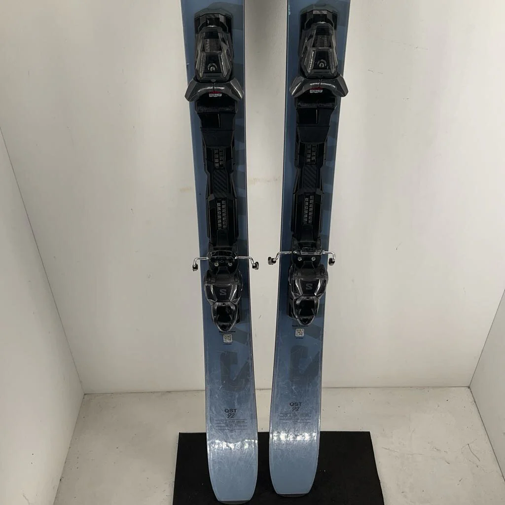 2025 Salomon QST 92 w/ Salomon M11 Demo Bindings *topsheet damage* - Image 18
