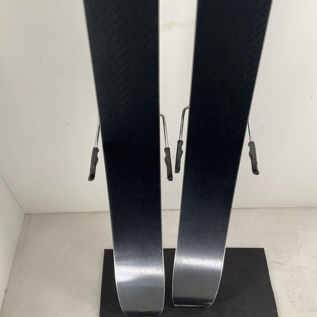 2025 Salomon QST 92 w/ Salomon M11 Demo Bindings *topsheet damage* - Image 24