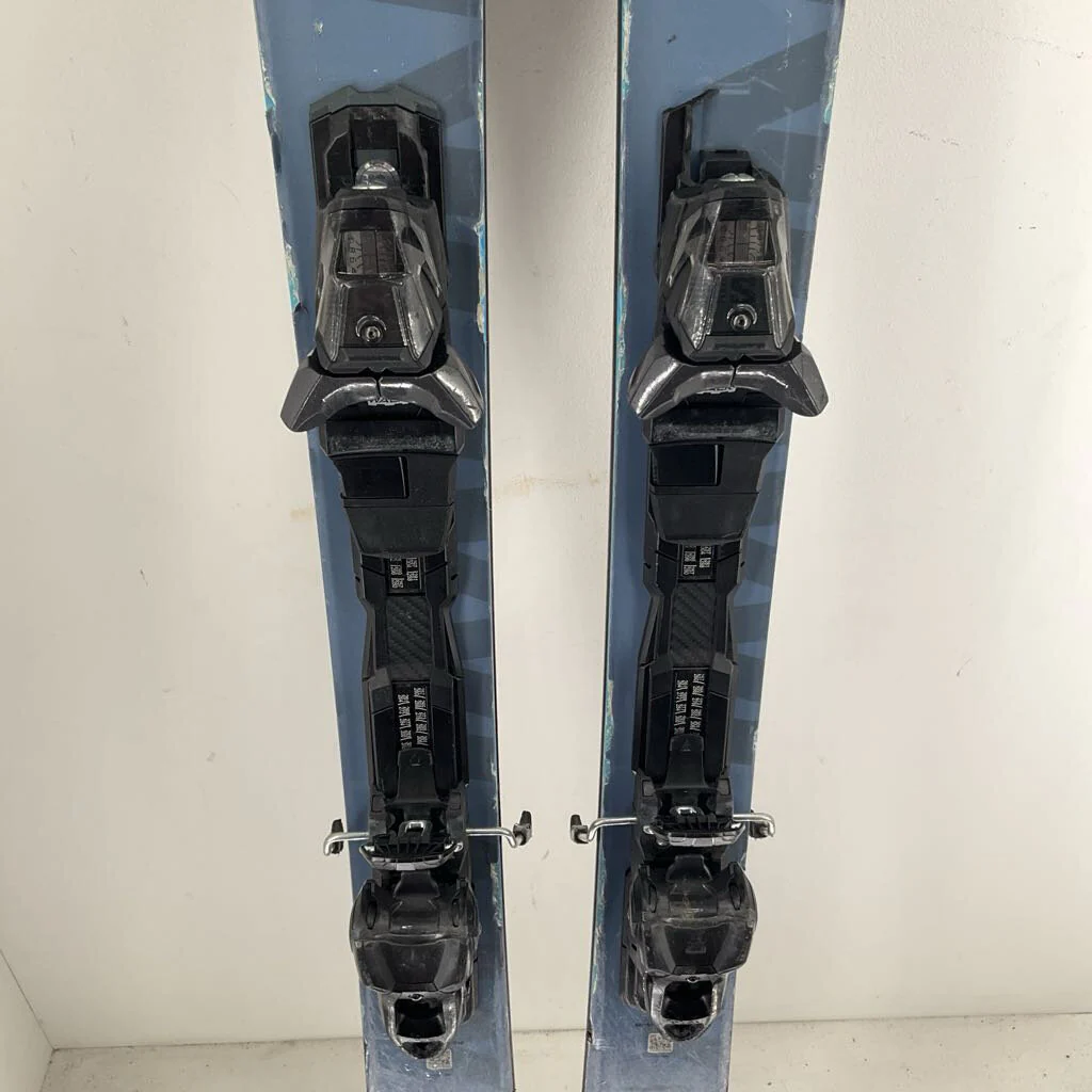 2025 Salomon QST 92 w/ Salomon M11 Demo Bindings *topsheet damage* - Image 5