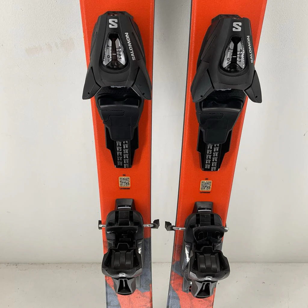 2025 Salomon QST Spark JR Ski w/ C5 GW Bindings - Image 6