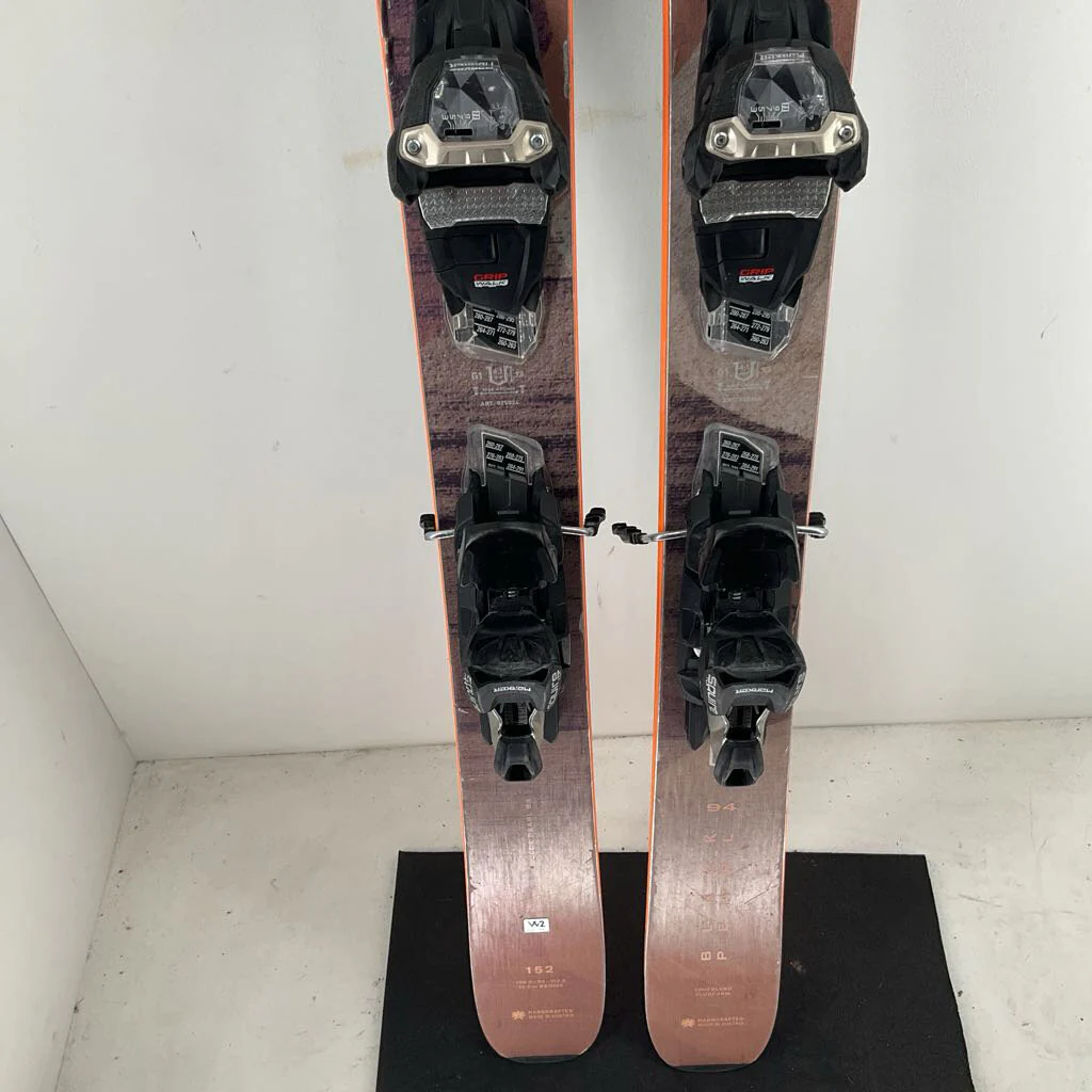 2026 Blizzard Women's Black Pearl 94 w/ Marker Squire 11 TCX Demo Bindings *topsheet damage* - Image 2