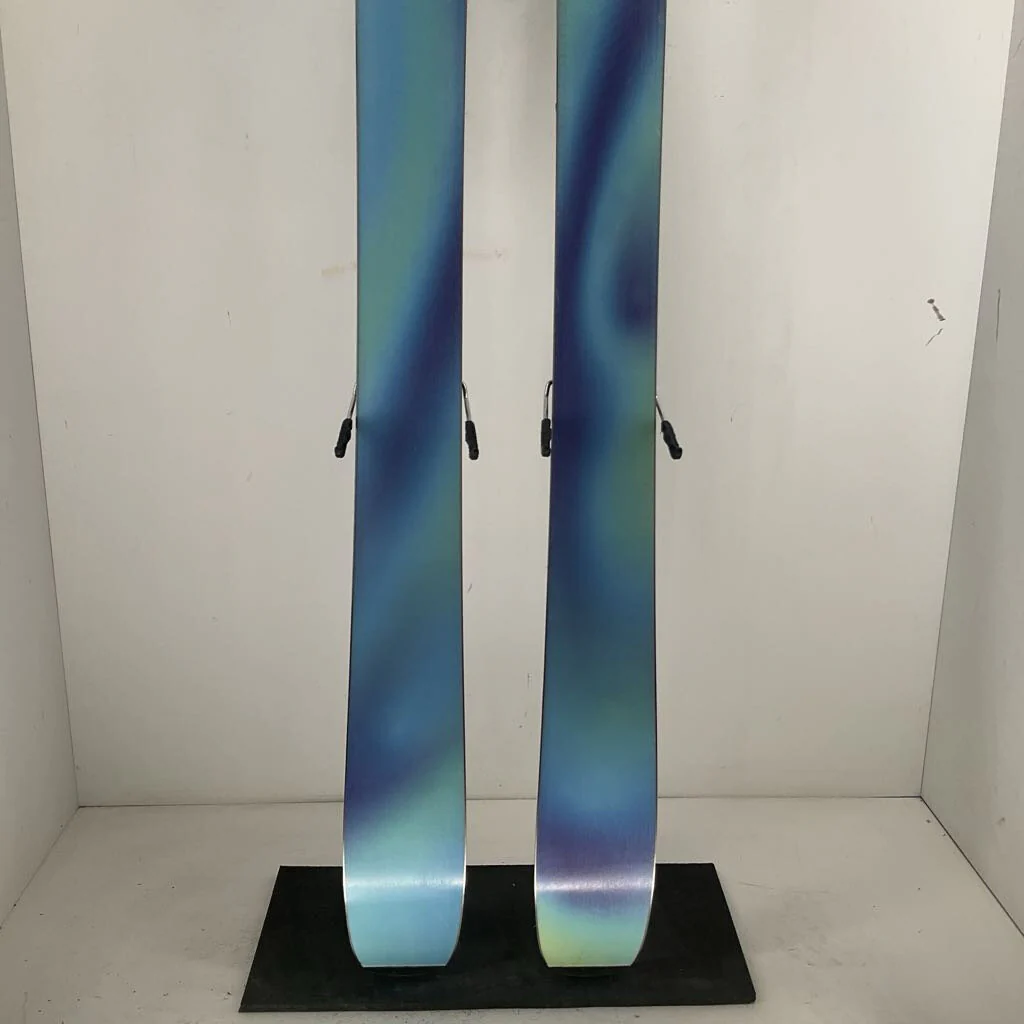 2026 Salomon QST 100 w/ Salomon Strive 11 Demo Bindings - Image 4