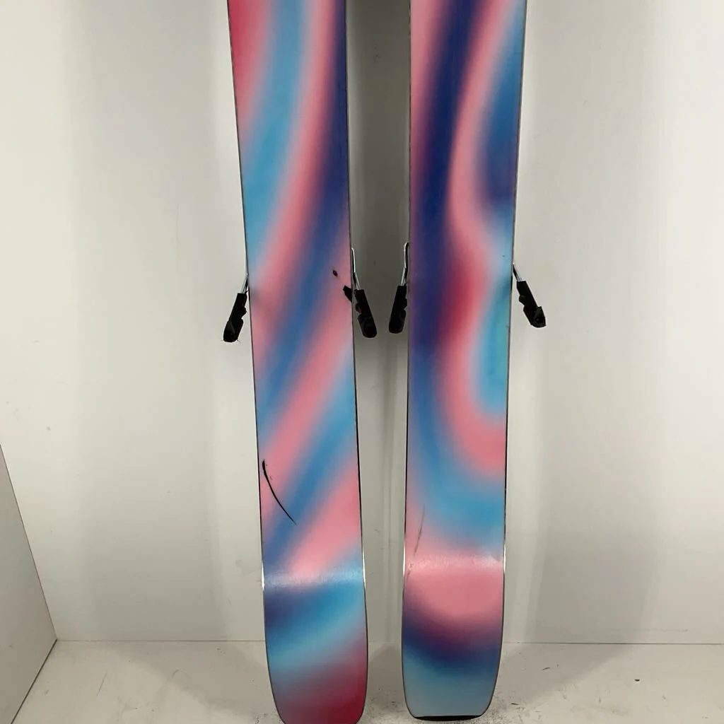 2026 Salomon QST 106 w/ Salomon Strive 13 Demo Bindings - Image 4