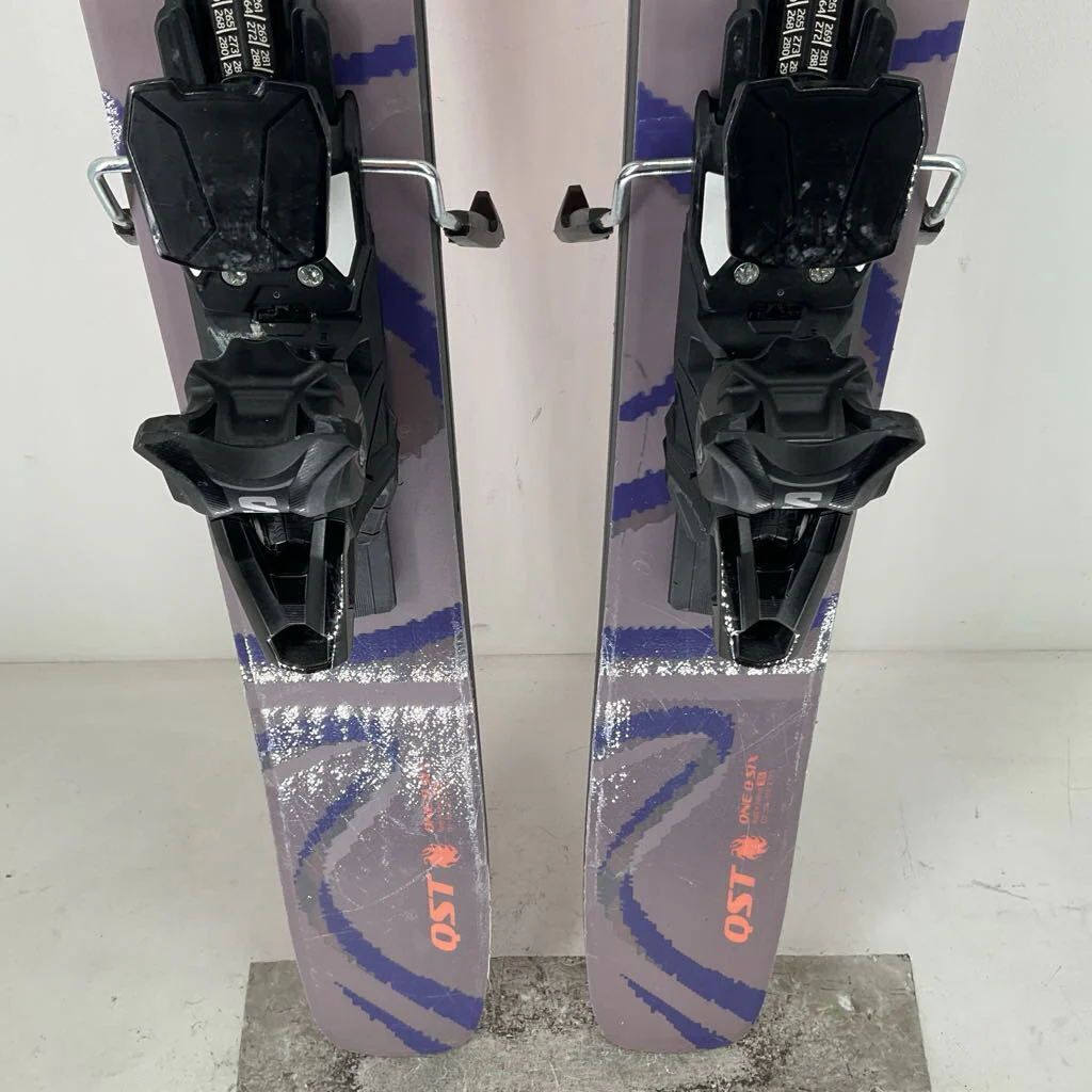 2026 Salomon QST 106 w/ Salomon Strive 13 Demo Bindings - Image 14