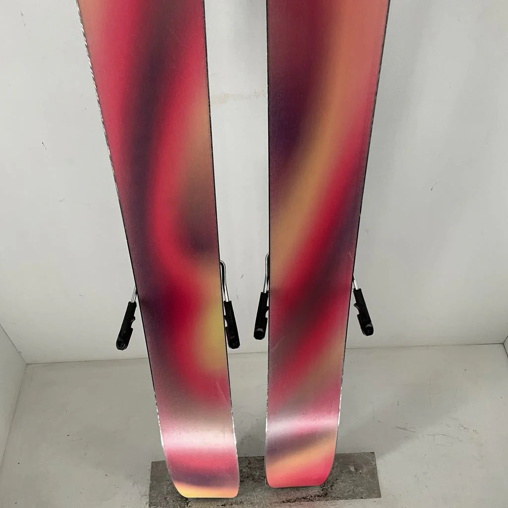 2026 Salomon QST 106 w/ Salomon Strive 13 Demo Bindings - Image 16