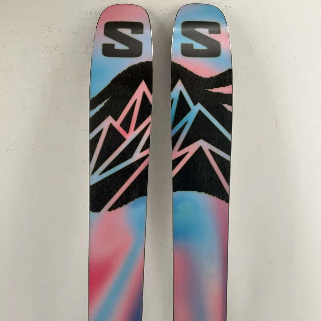 2026 Salomon QST 106 w/ Salomon Strive 13 Demo Bindings *topsheet damage* - Image 3