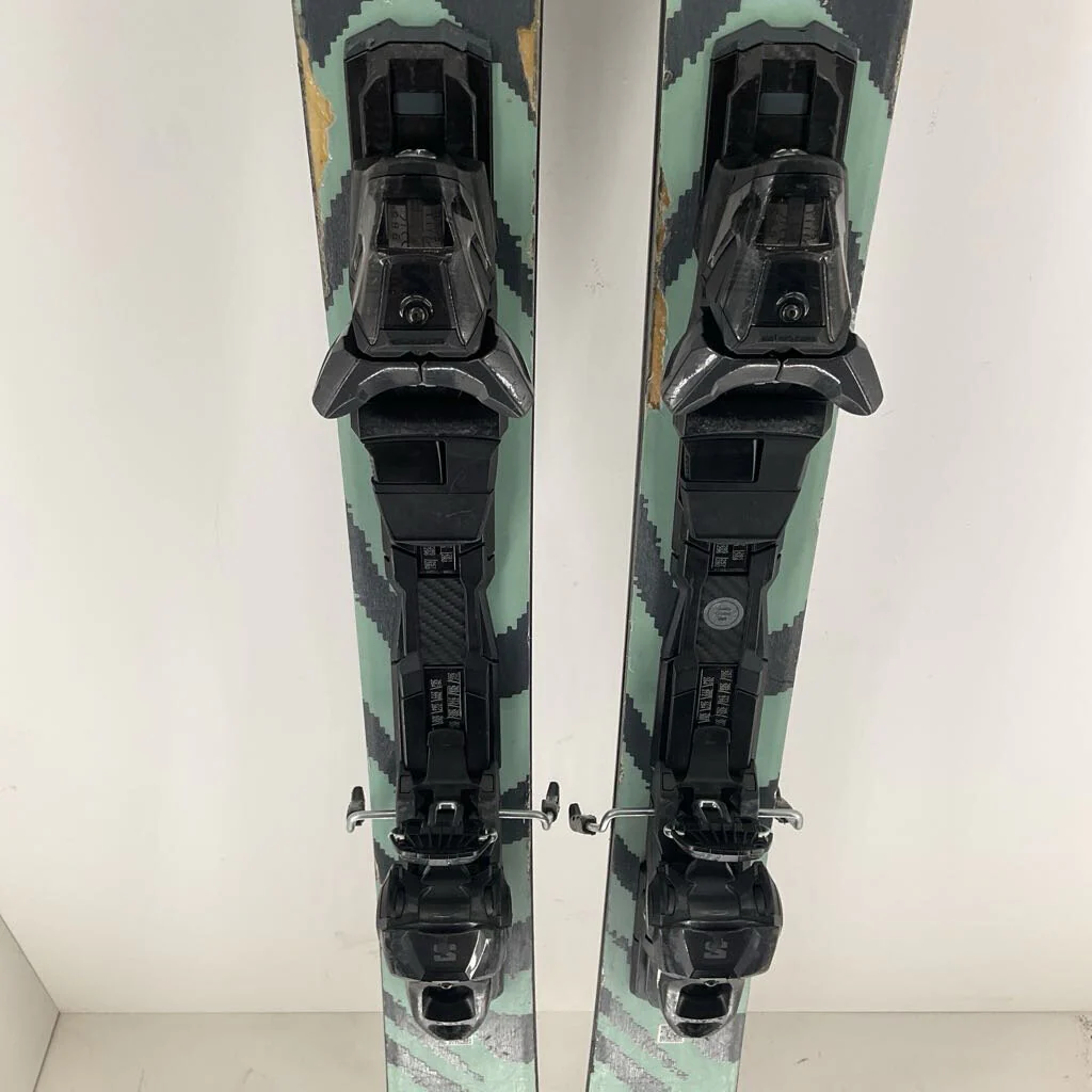 2026 Salomon QST 92 w/ Salomon M11 GW Demo Bindings - Image 28