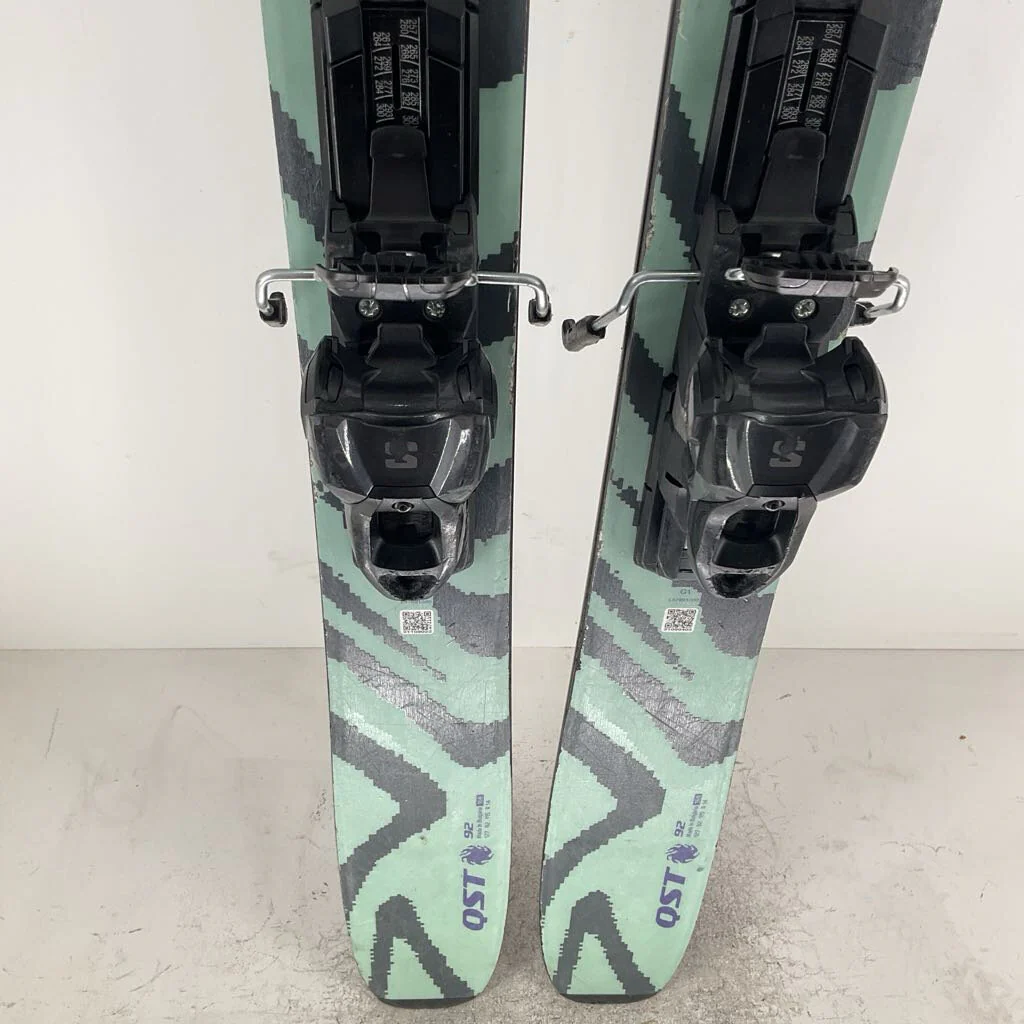 2026 Salomon QST 92 w/ Salomon M11 GW Demo Bindings - Image 29