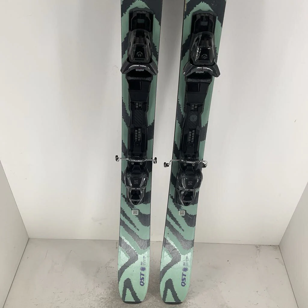 2026 Salomon QST 92 w/ Salomon M11 GW Demo Bindings - Image 33