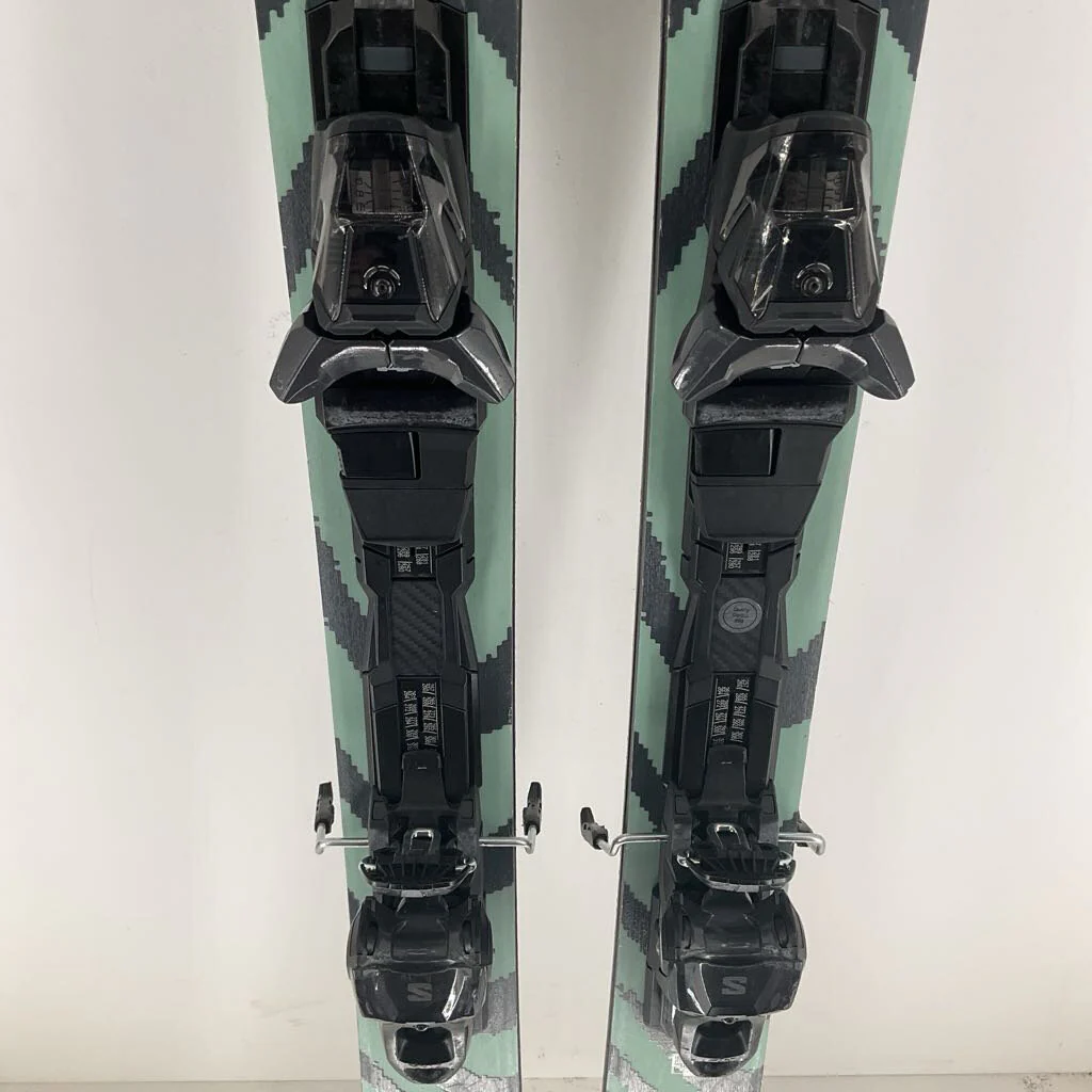 2026 Salomon QST 92 w/ Salomon M11 GW Demo Bindings - Image 36