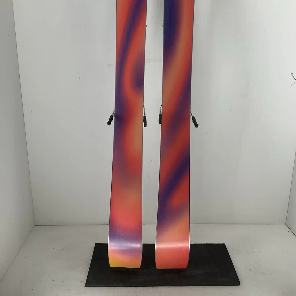 2026 Salomon QST 94 w/ Salomon Strive 11 Demo Bindings - Image 4